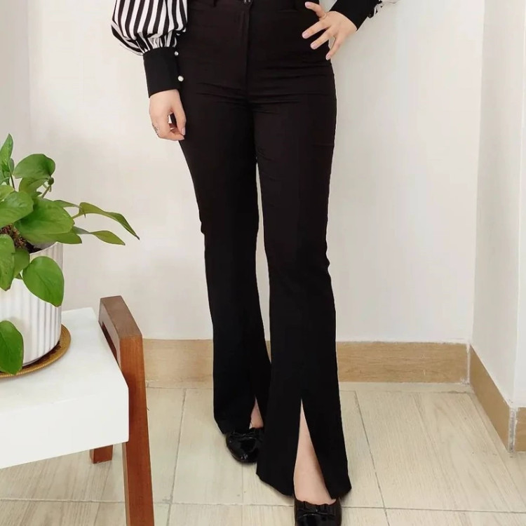 خرید شلوار پارچه ای زنانه مدل بوت کات جلو چاکدار