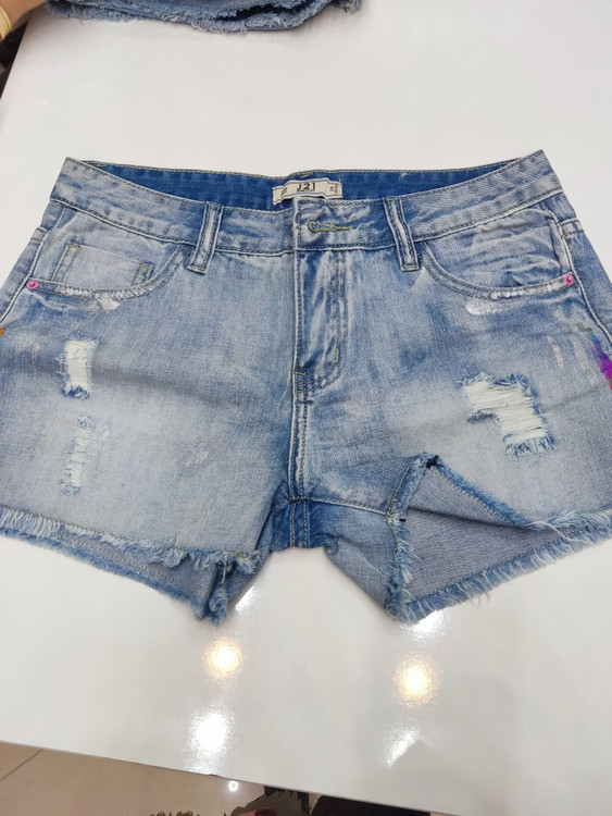 شورت لی زنانه