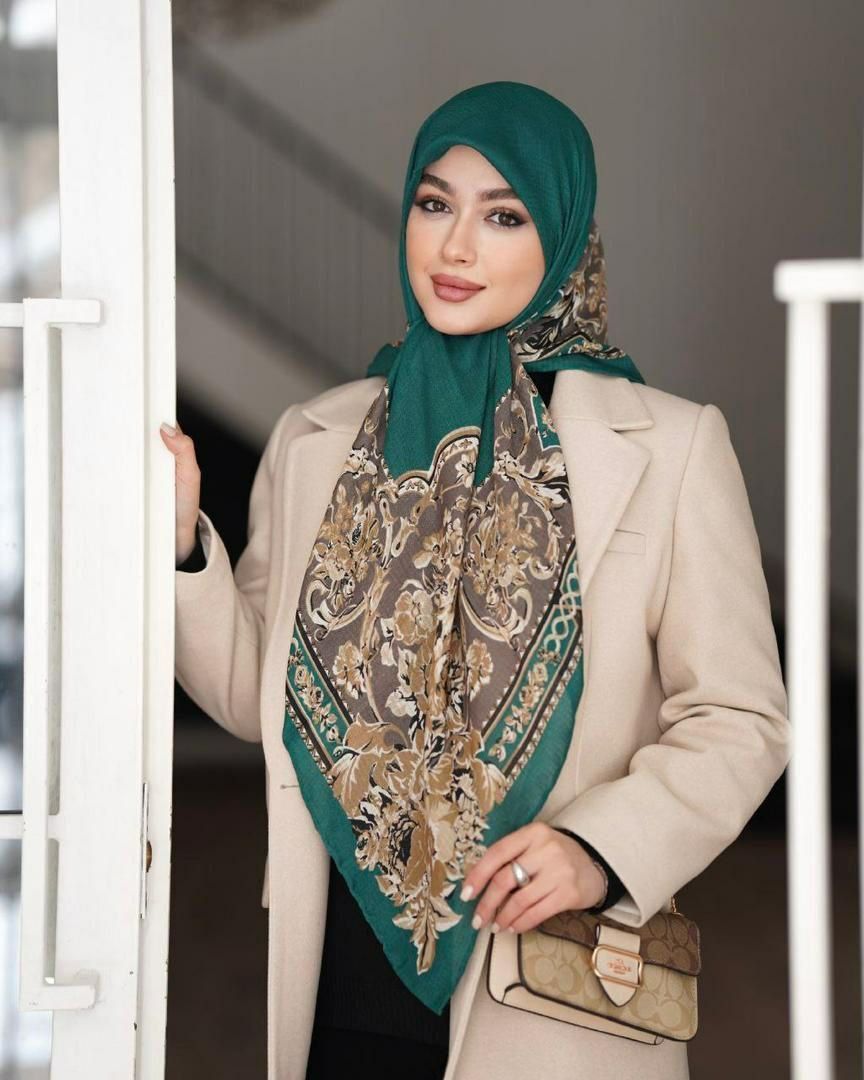 روسری حاشیه طرح دار