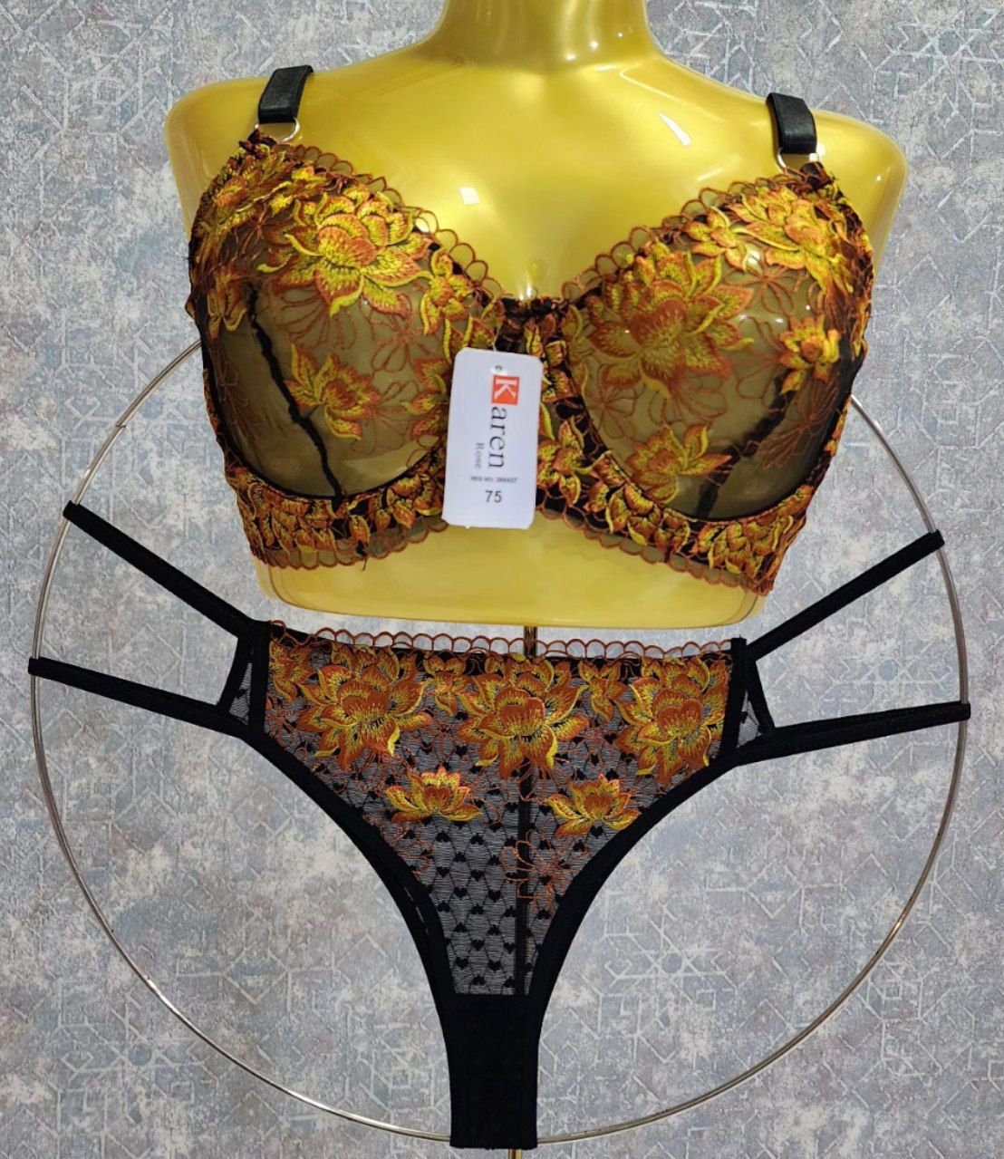 ست شورت و سوتین زیرفنردار