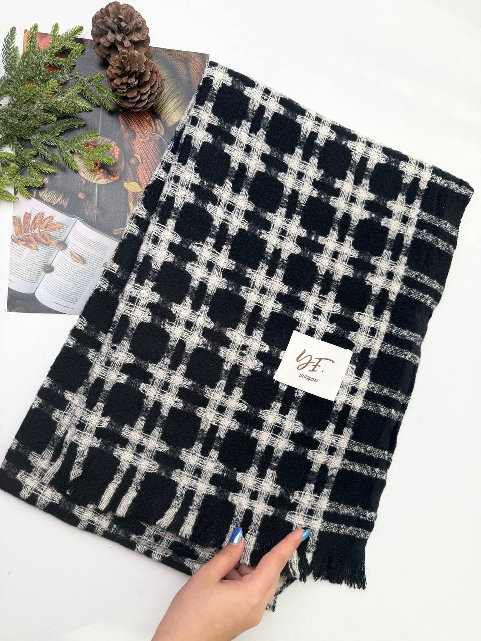 شال گرم پاییزی طرح دار