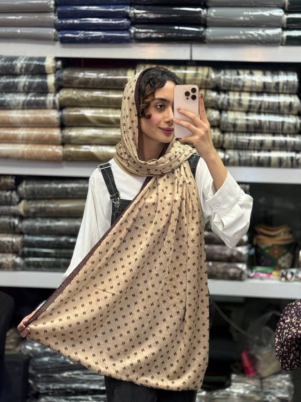 شال گرم پاییزی طرح دار