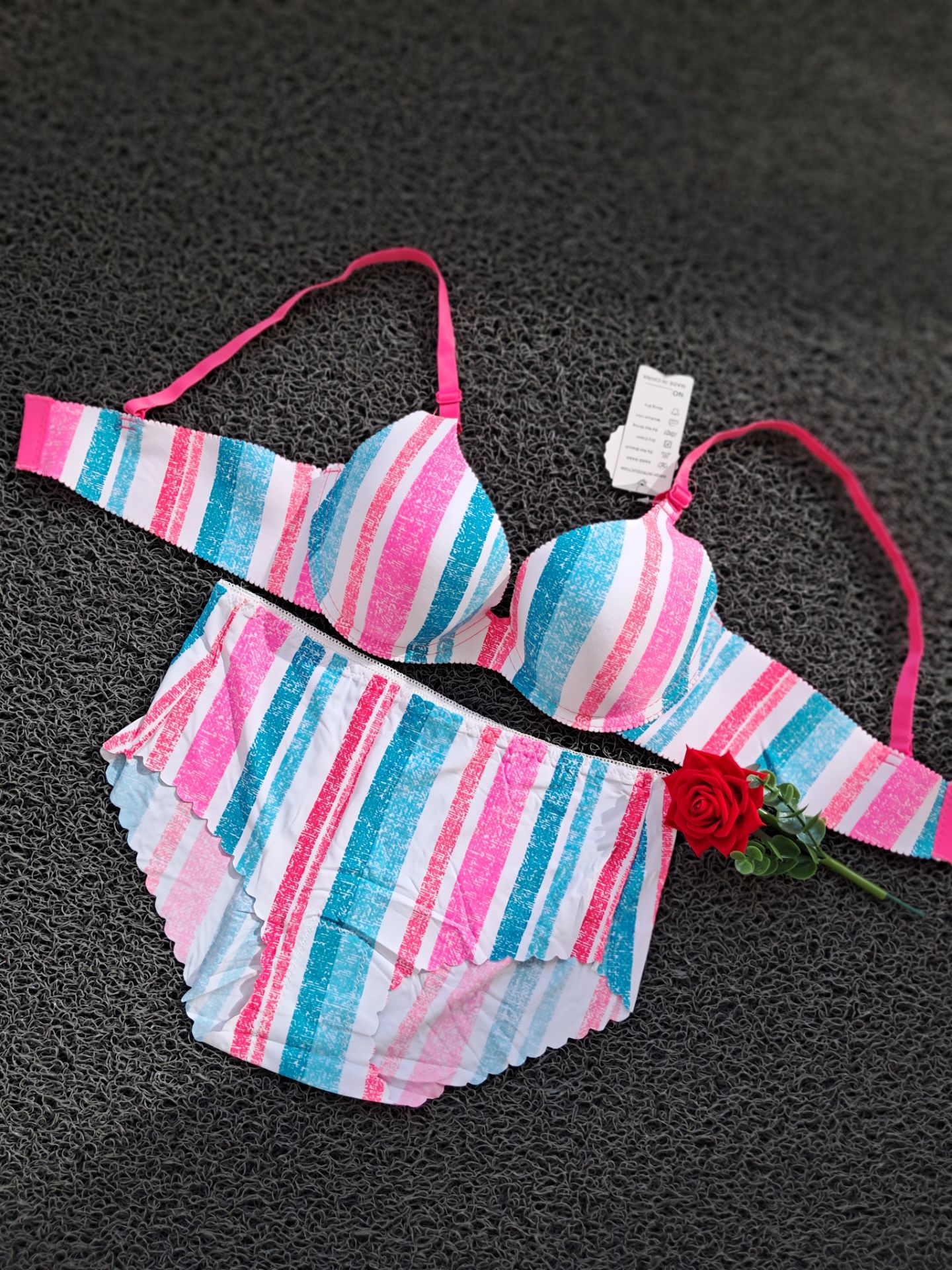 قیمت و خرید ست شورت و سوتین لیزری اسفنجی